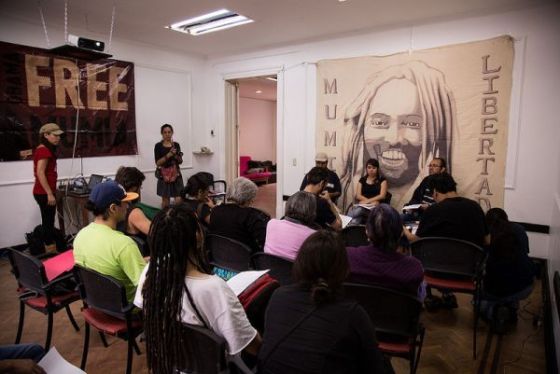 Conferencia de prensa sobre Mumia Abu-Jamal en el77 Centro Cultural Autogestivo  Foto: El77 CC BY-NC-SA
